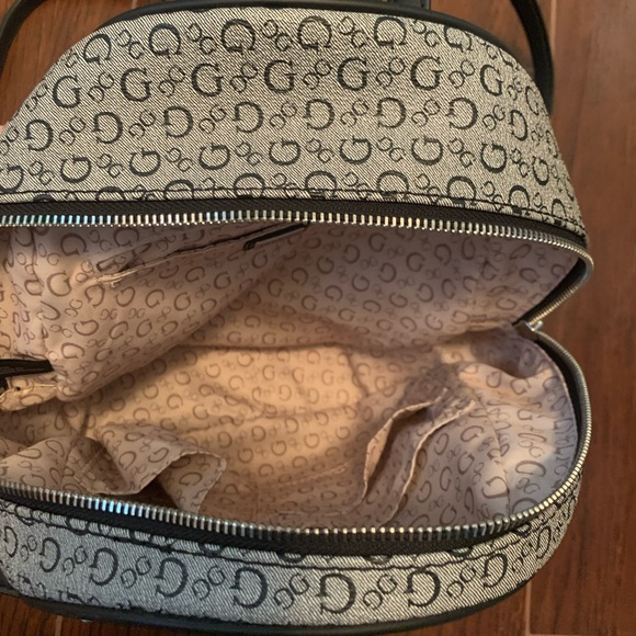 Guess Mini Backpack - Picture 5 of 8